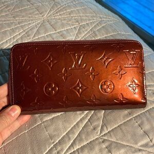 Louis Vuitton Monogram Vernis Zippy Wallet